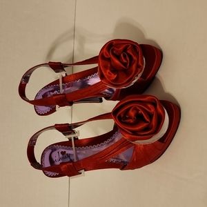NWOT Luichiny Special Occasion Shoes Red and Silver Heels Open Toe Size 6.5 M
